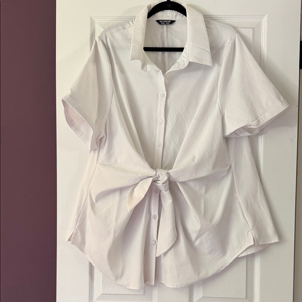BloomChic White Button-Front Tie-Waist Shirt